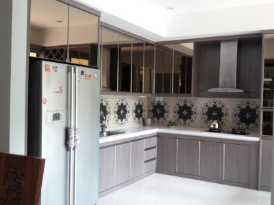 Lokasi: Kitchen Set (Citra 5, Jakarta Barat)